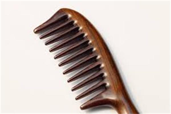 buss down wig wide-toothed comb